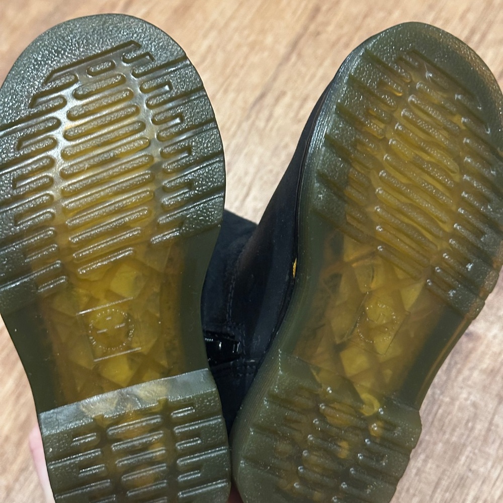 Girls Dr Martens Juney boots - Picture 2 of 8